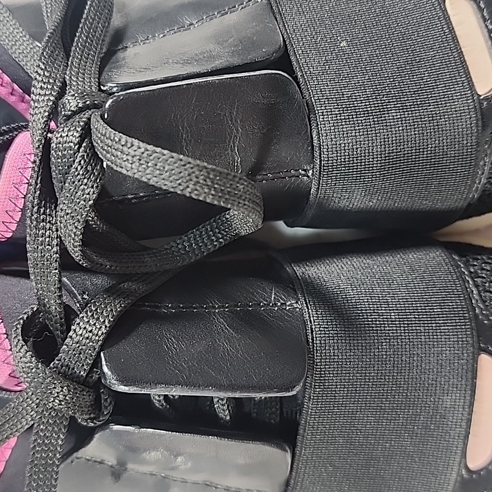 Balenciaga Black and Pink Women's Sneakers - Picture 12 of 15